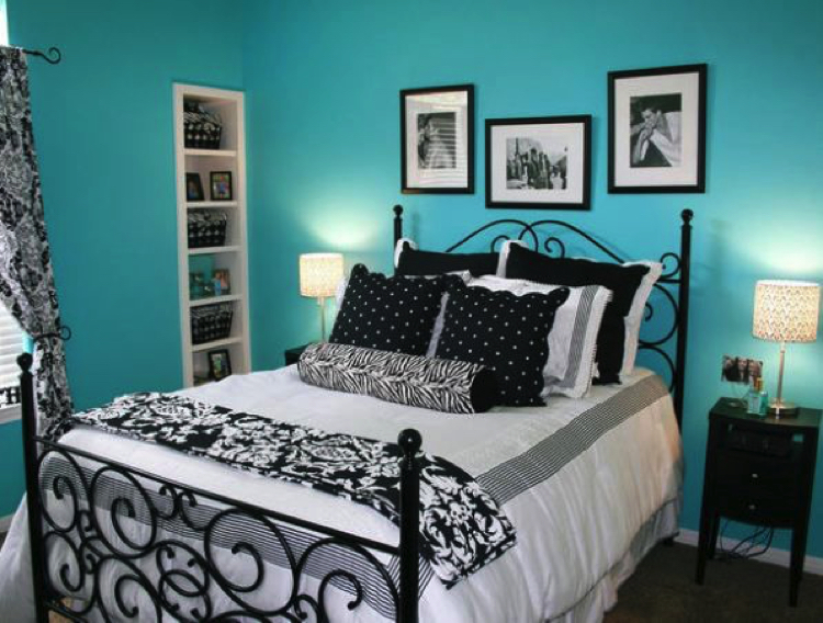 Gorgeous girl's bedroom decor