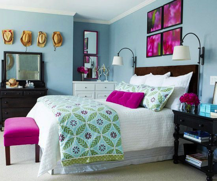 Slashes of fuchsia for a colorful bedroom.