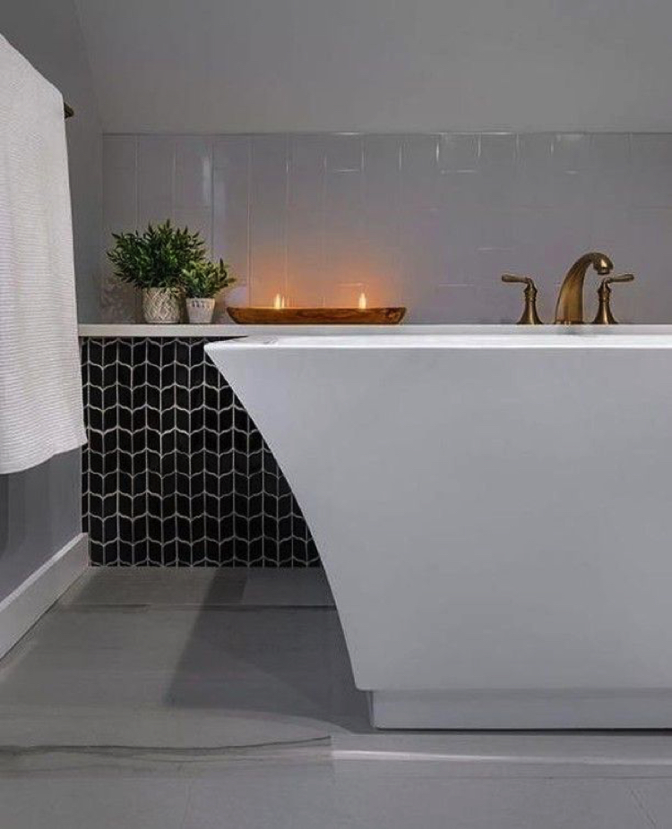 Modern warmth and earthy luxury bathroom tile design