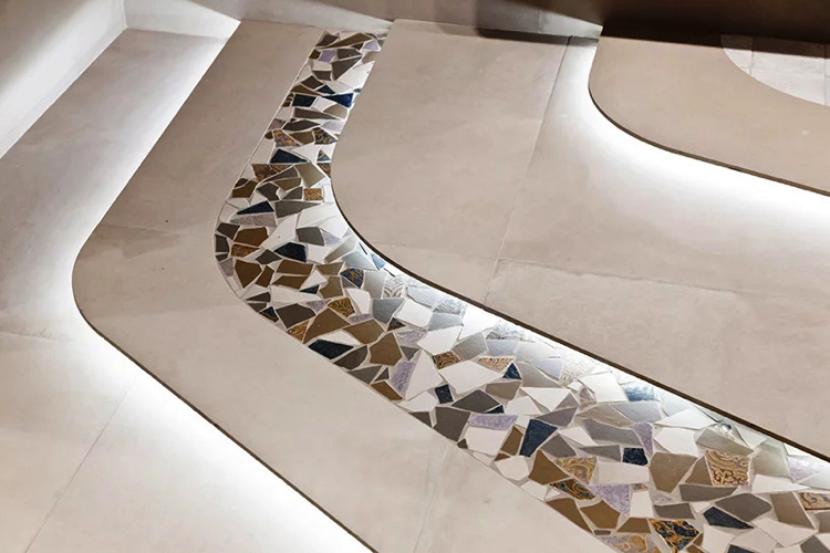 A gorgeous mosaic effect made of ceramic tiles.