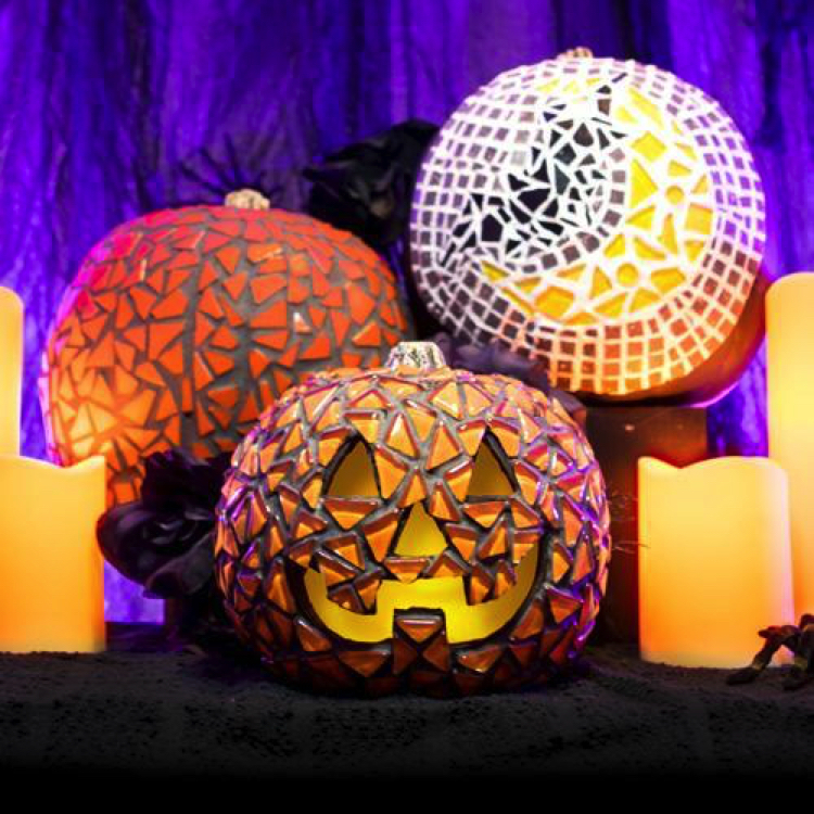 Cheerful Mosaic decor that will add glamour to your Halloween display