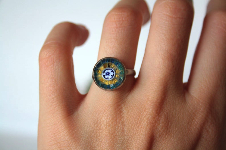 These Venice glass and murrina micro mosaic rings from Bottega di Mosaic