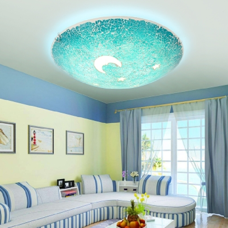 Gorgeous lamp mosaic artwork. 