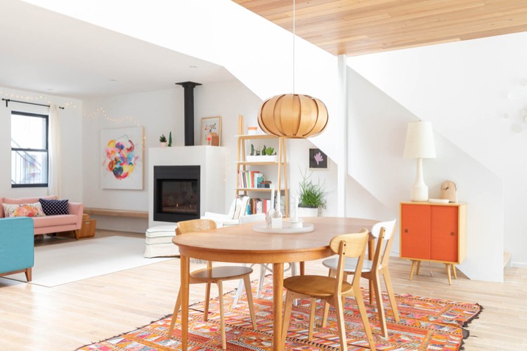 Transition from minimalism to maximalism designs.