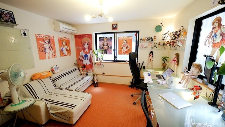Home office for manga fans. 