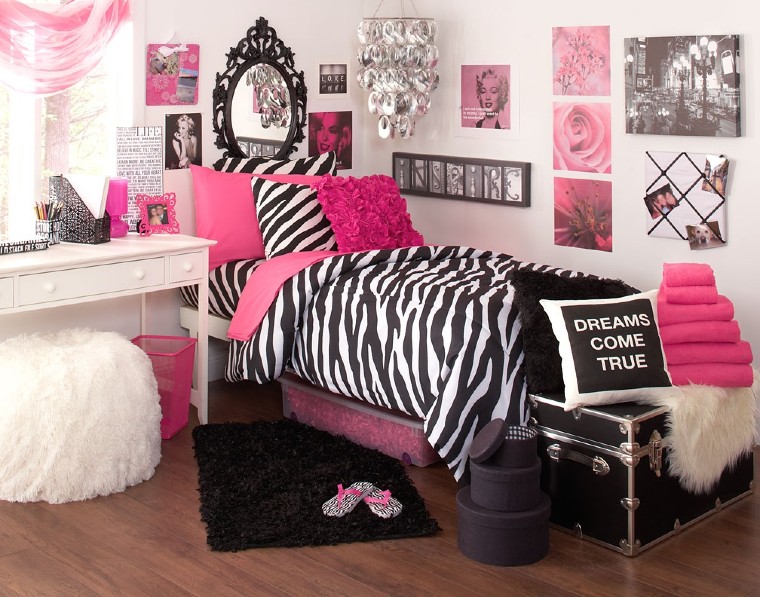 Flashy pink in bedroom