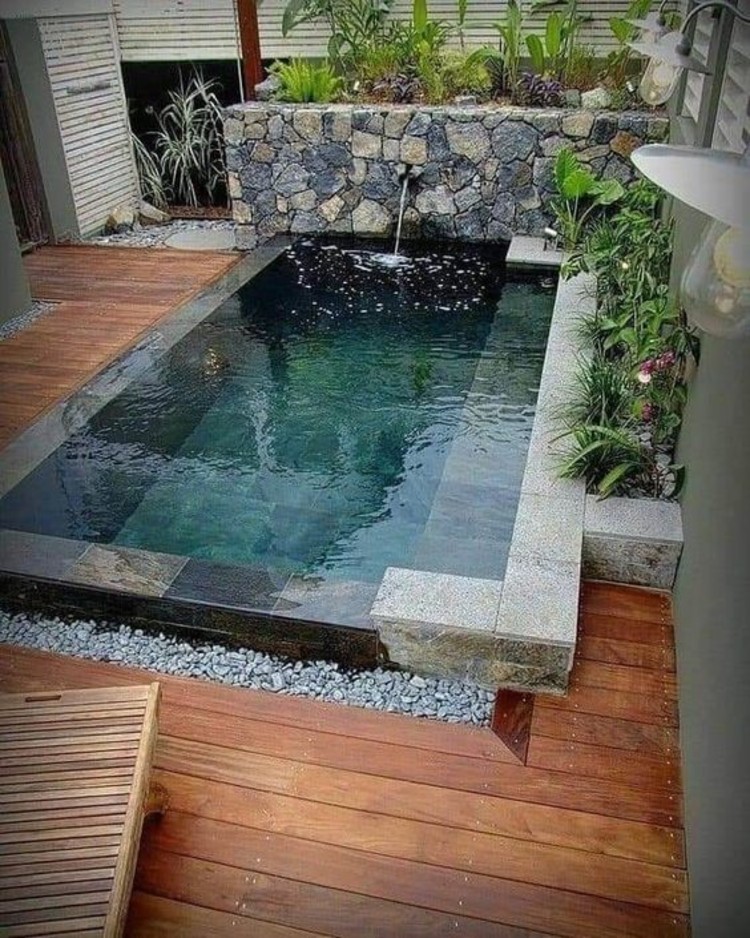 Mosaic tiles and pool mosaic artwork