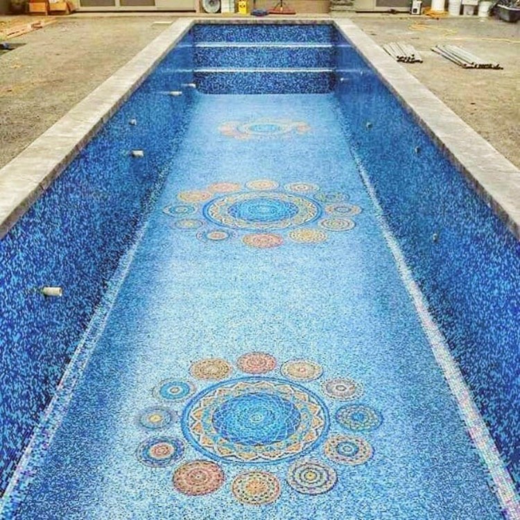 Glass mosaic tiles and mosaic artwork for pools